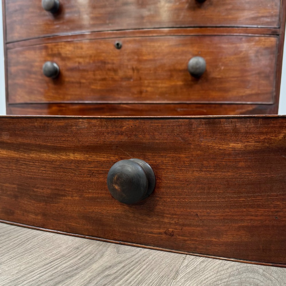 Antique 18th Century Bow Fronted Chest Of Drawers In Mahogany 
 View XI