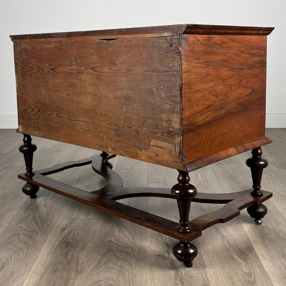 Antique 17th Century William And Mary Chest Of Drawers In Walnut 
 View VII