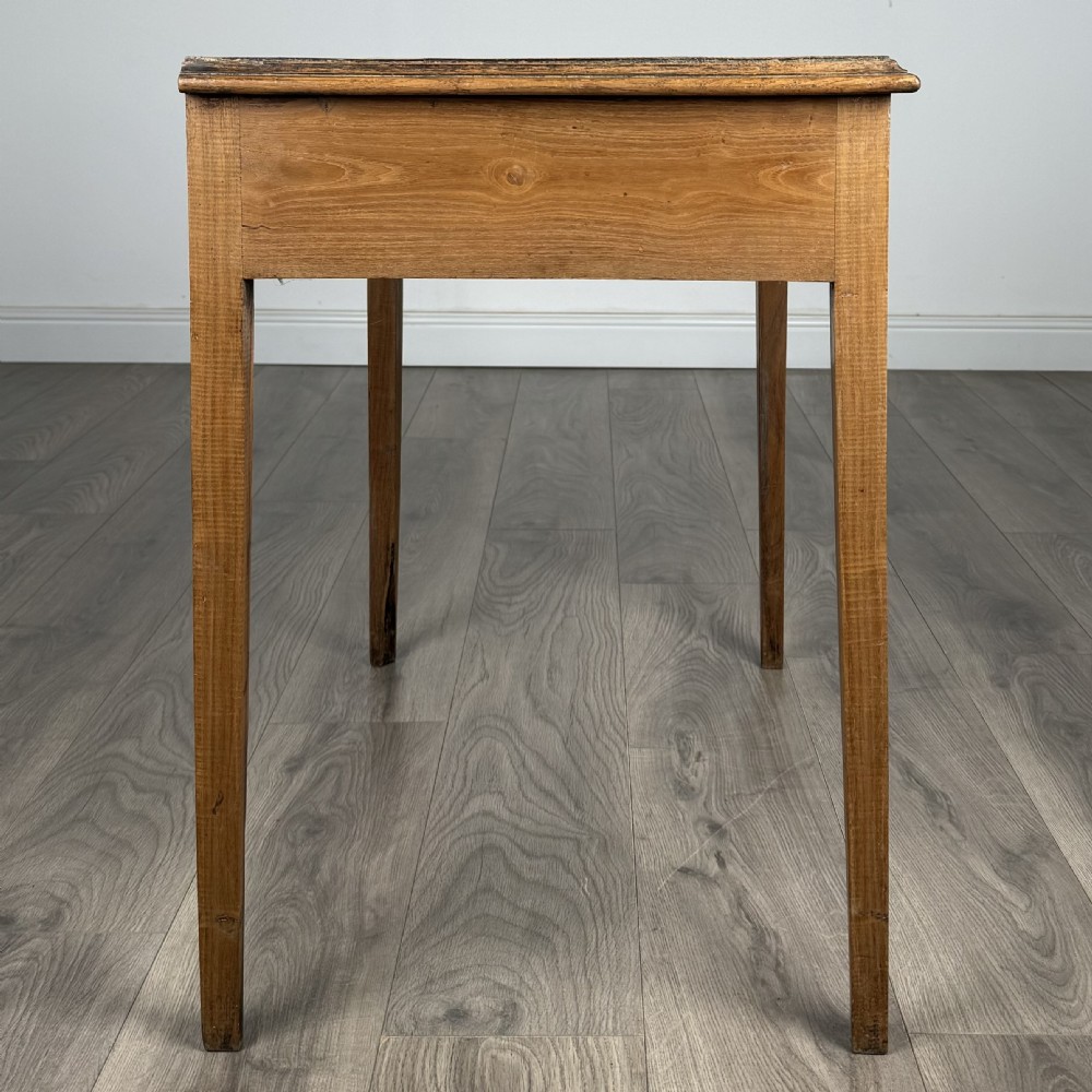Antique 18th Century Side Table In Oak 
 View V