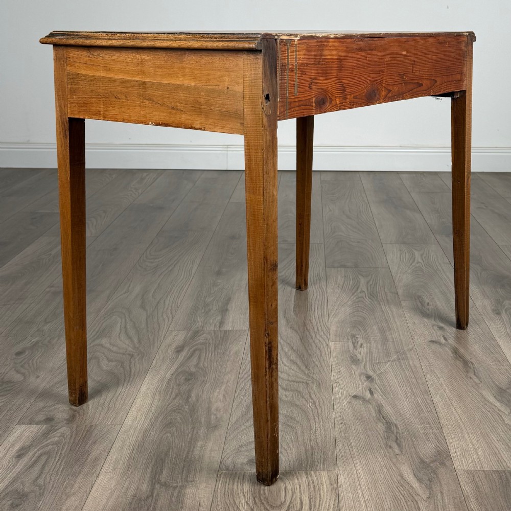 Antique 18th Century Side Table In Oak 
 View VI