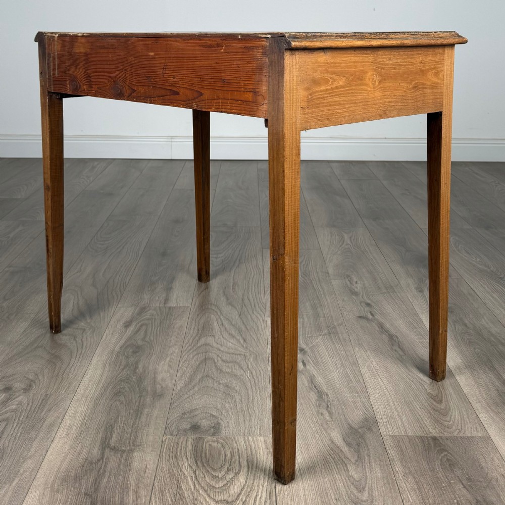Antique 18th Century Side Table In Oak 
 View VII