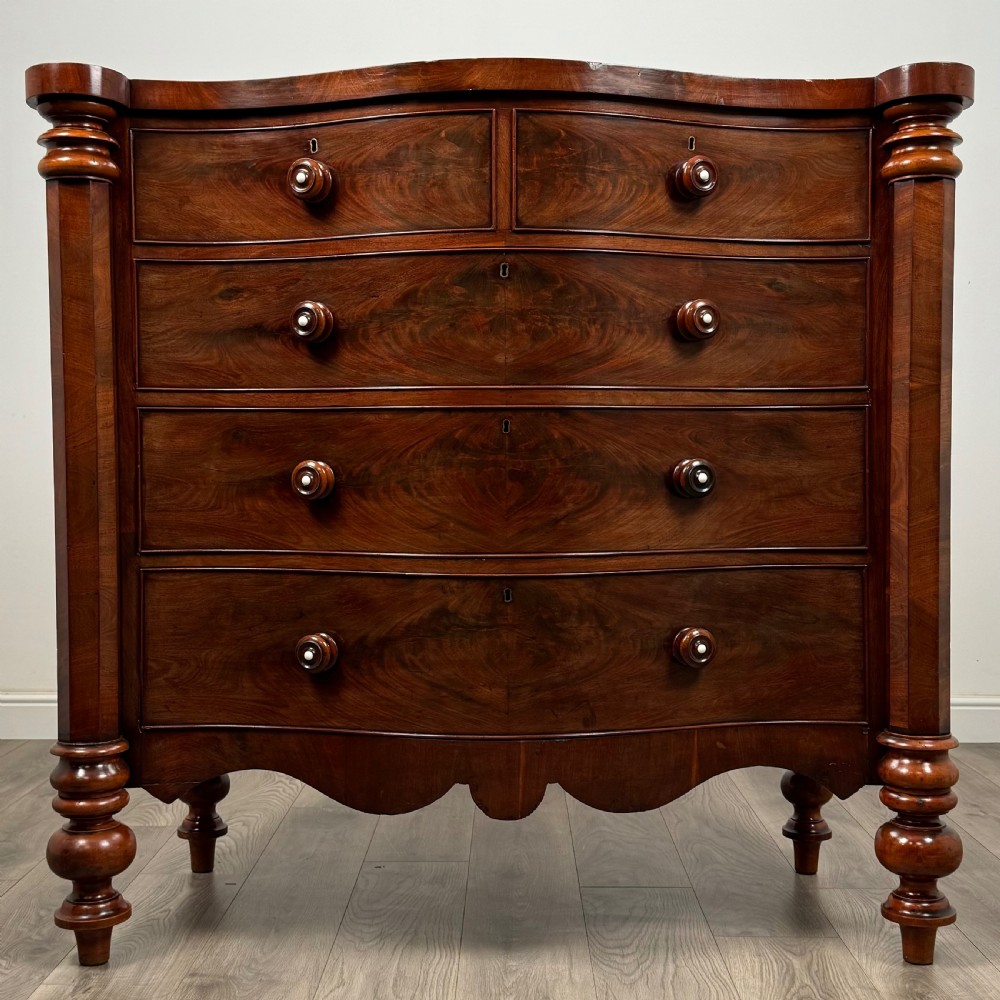  Antique 19th Century Rare Serpentine Chest Of Drawers In Mahogany 