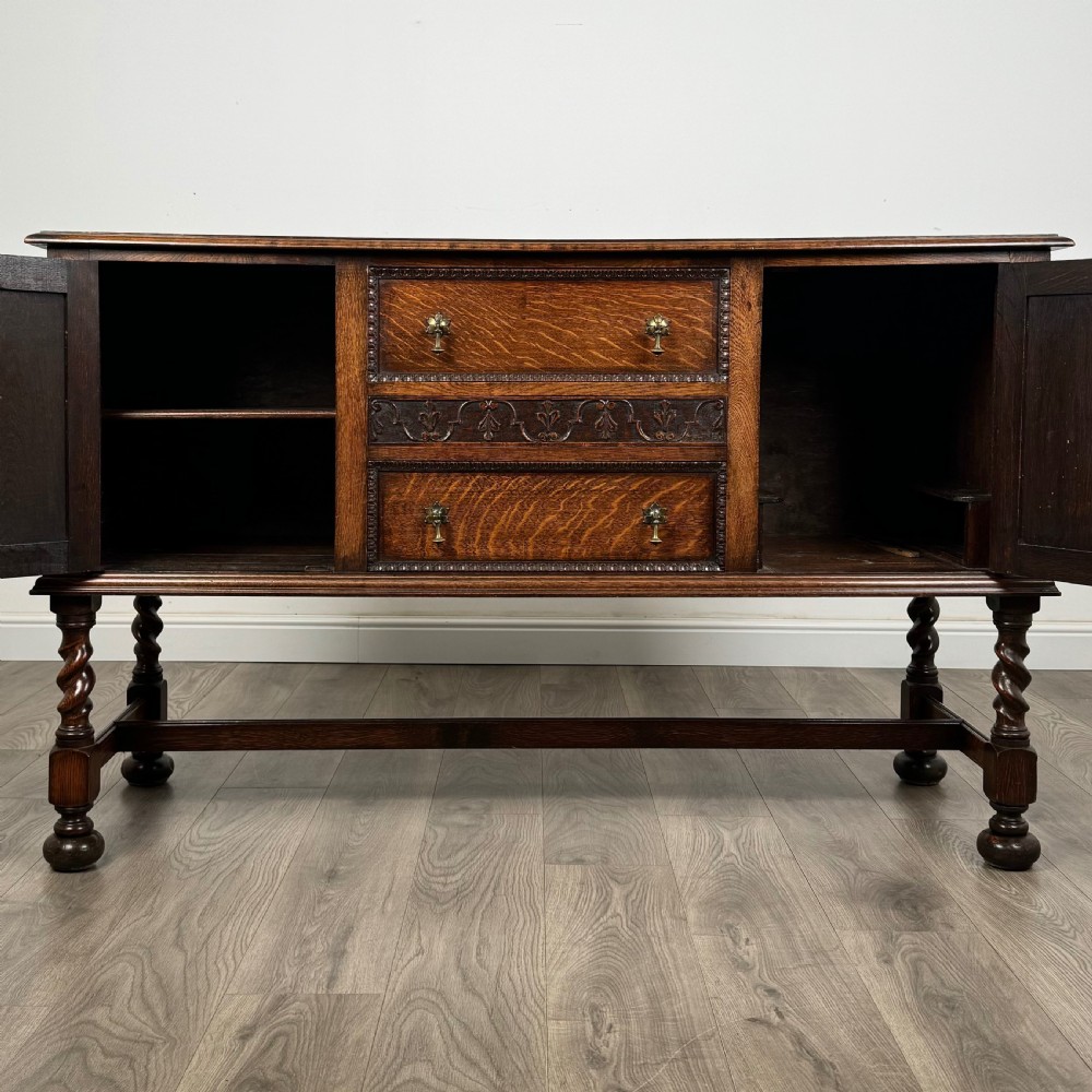 Antique 20th Century Barley Twist Sideboard In Oak 
 View II