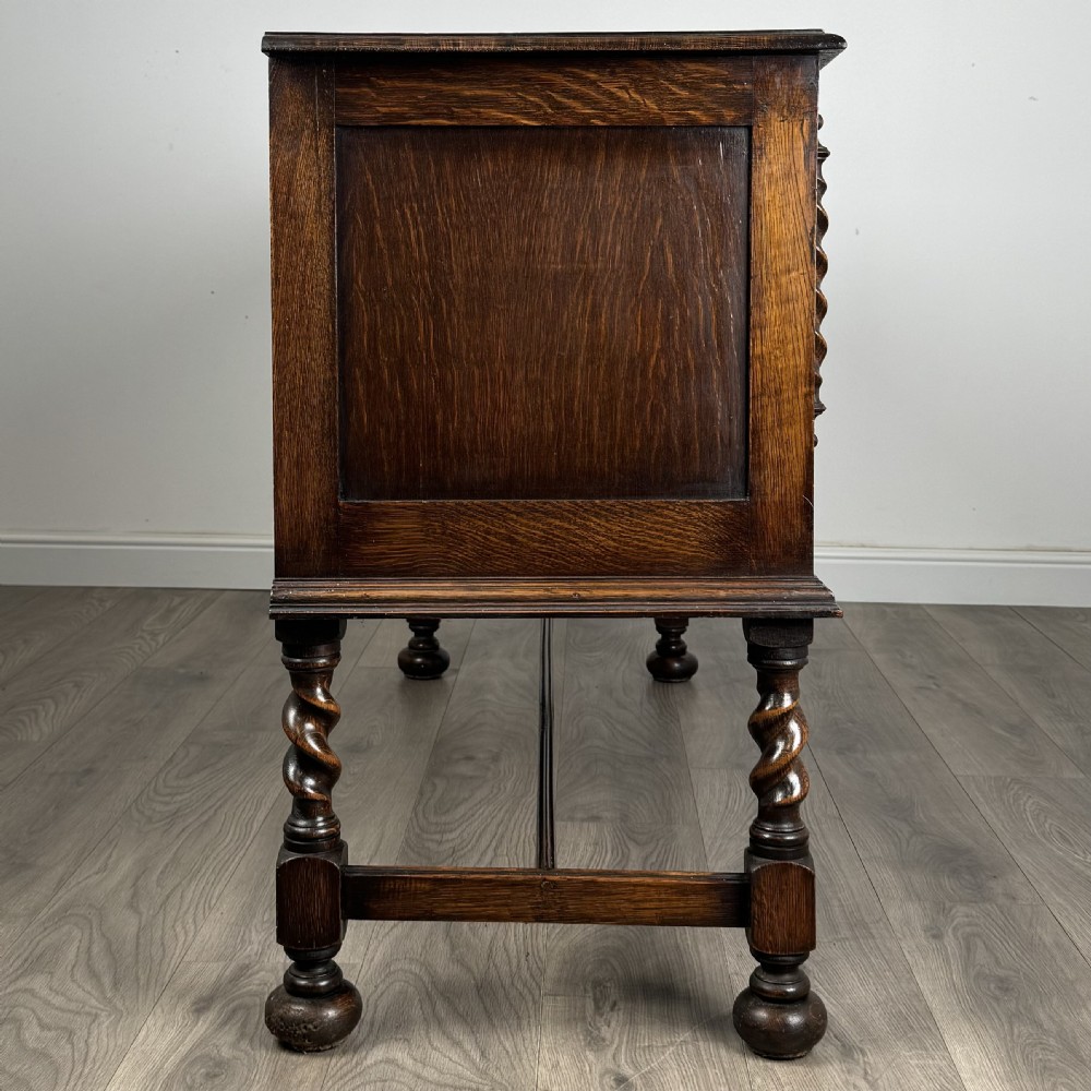Antique 20th Century Barley Twist Sideboard In Oak 
 View VIII