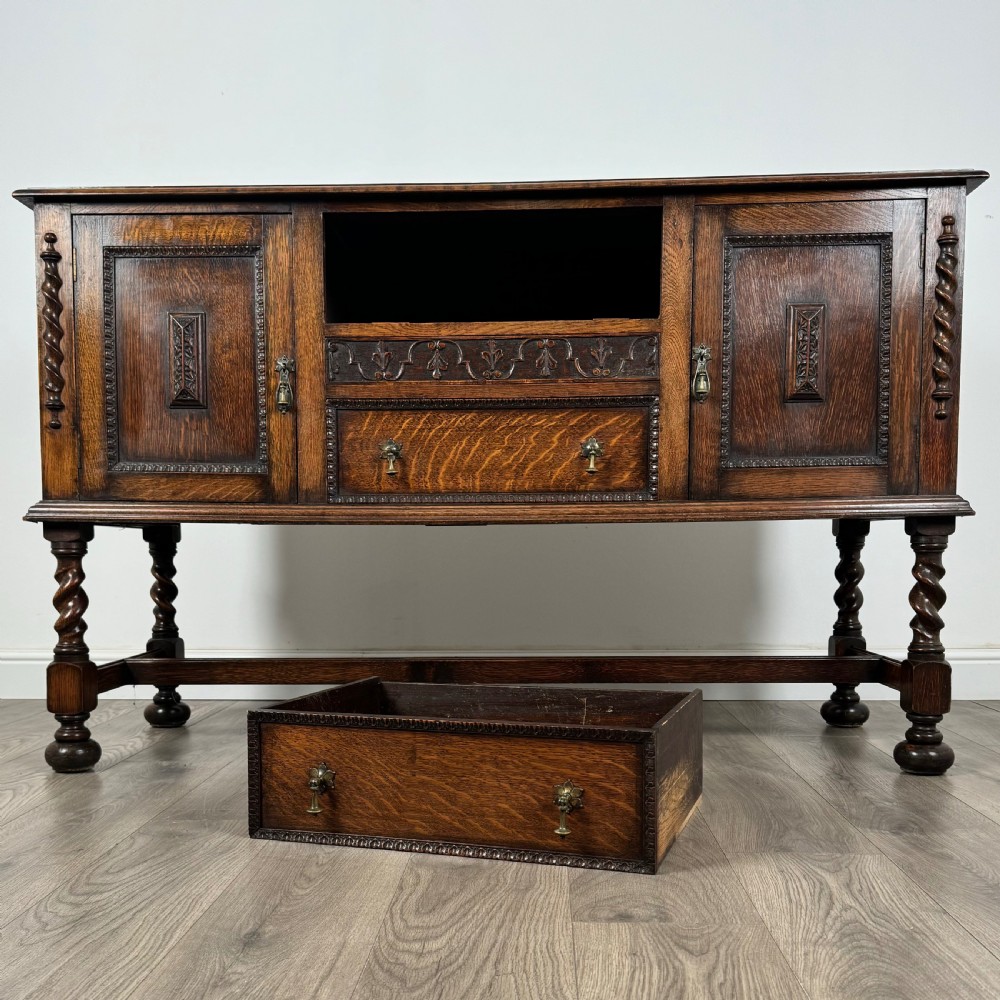 Antique 20th Century Barley Twist Sideboard In Oak 
 View XV