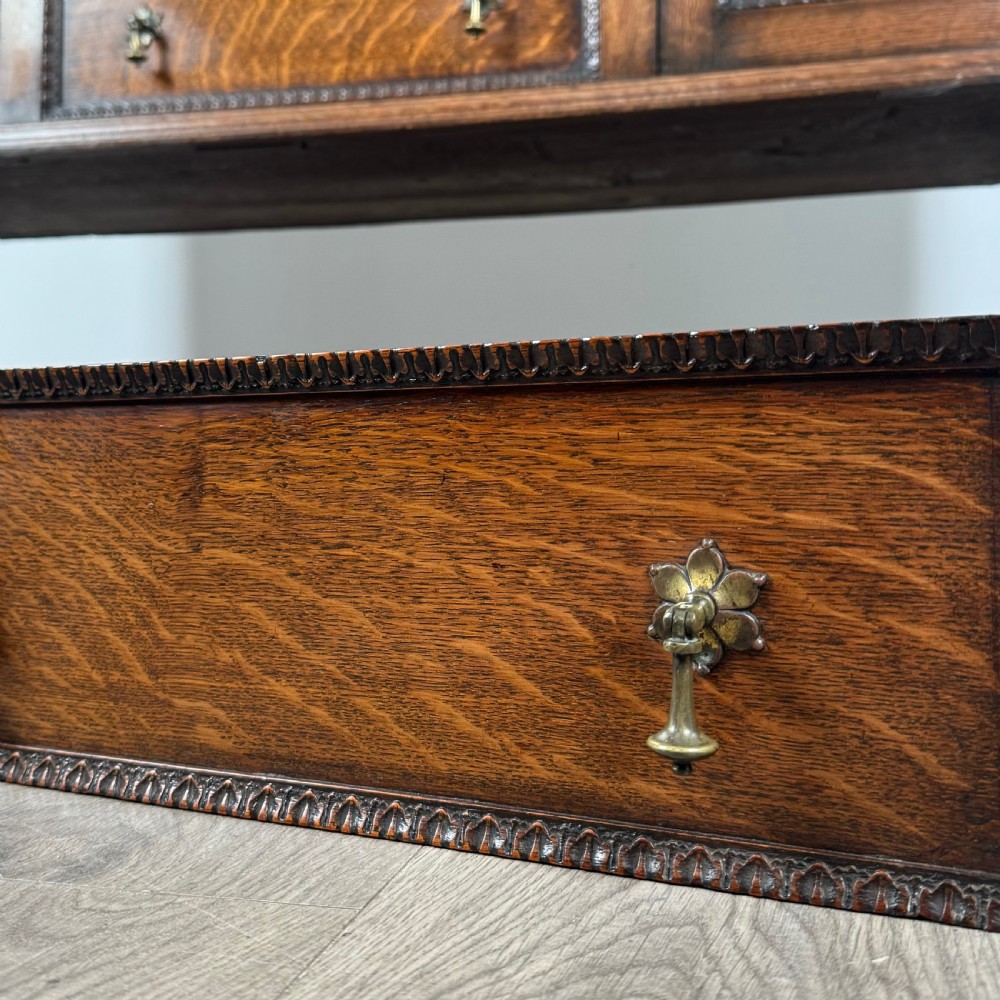 Antique 20th Century Barley Twist Sideboard In Oak 
 View XVI