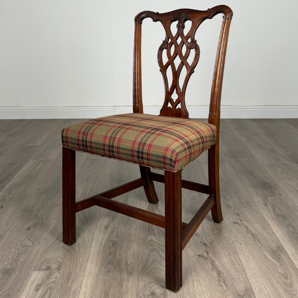 Antique 20th Century Set Of 6 Chippendale Style Dining Chairs In Mahogany  View III