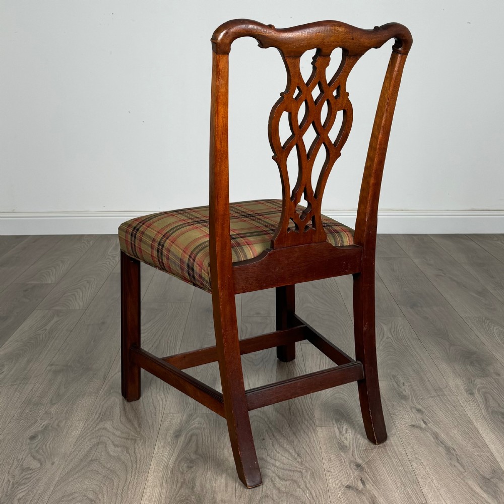 Antique 20th Century Set Of 6 Chippendale Style Dining Chairs In Mahogany  View V