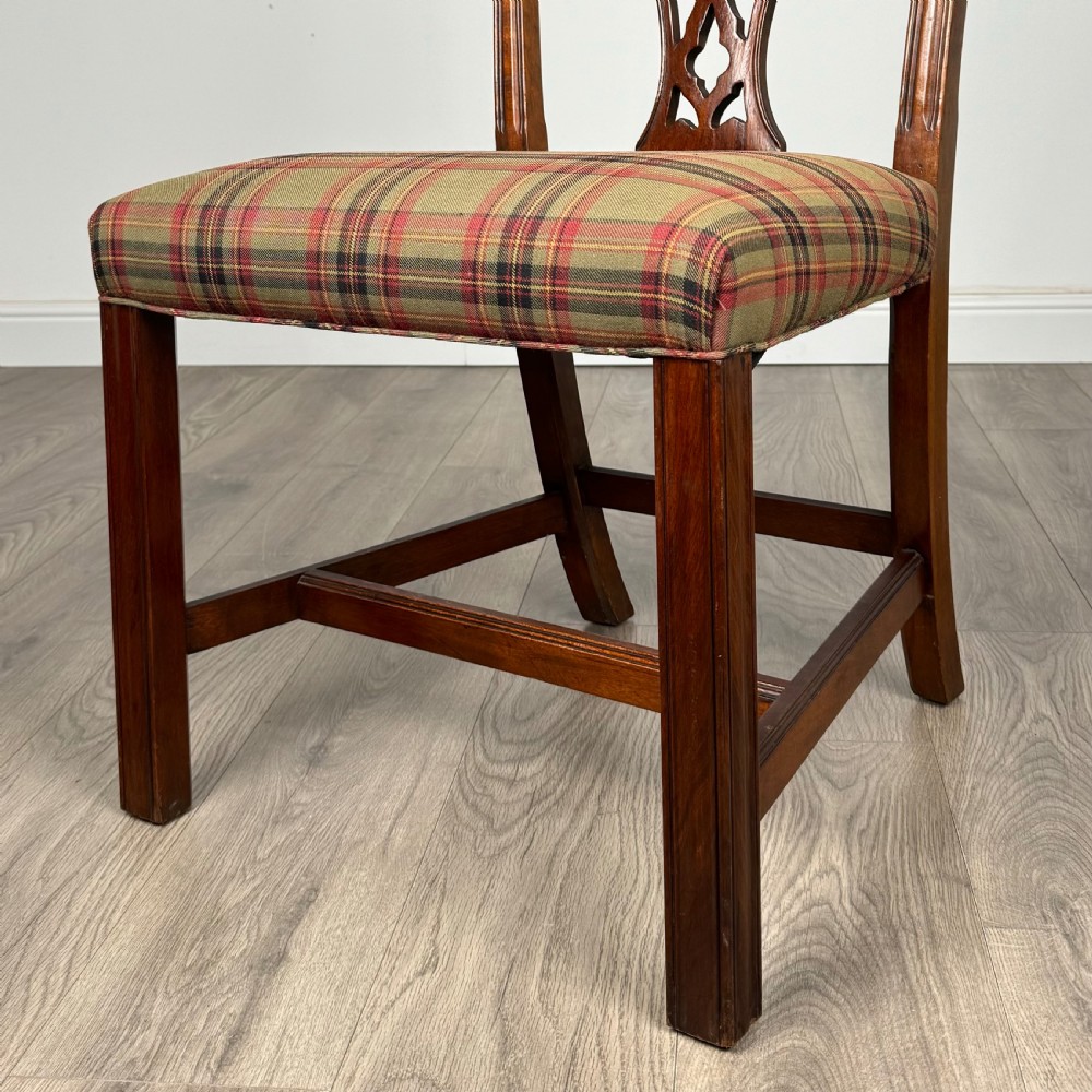 Antique 20th Century Set Of 6 Chippendale Style Dining Chairs In Mahogany  View IX