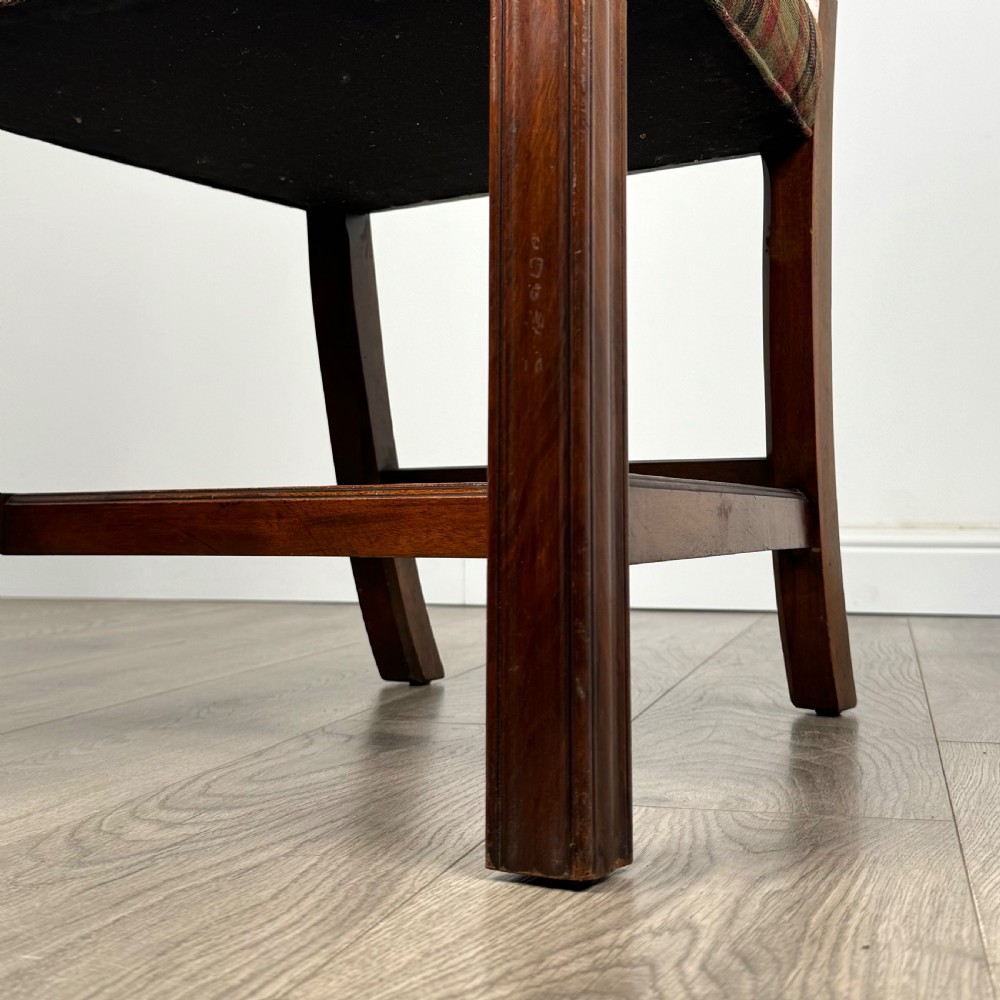 Antique 20th Century Set Of 6 Chippendale Style Dining Chairs In Mahogany  View X