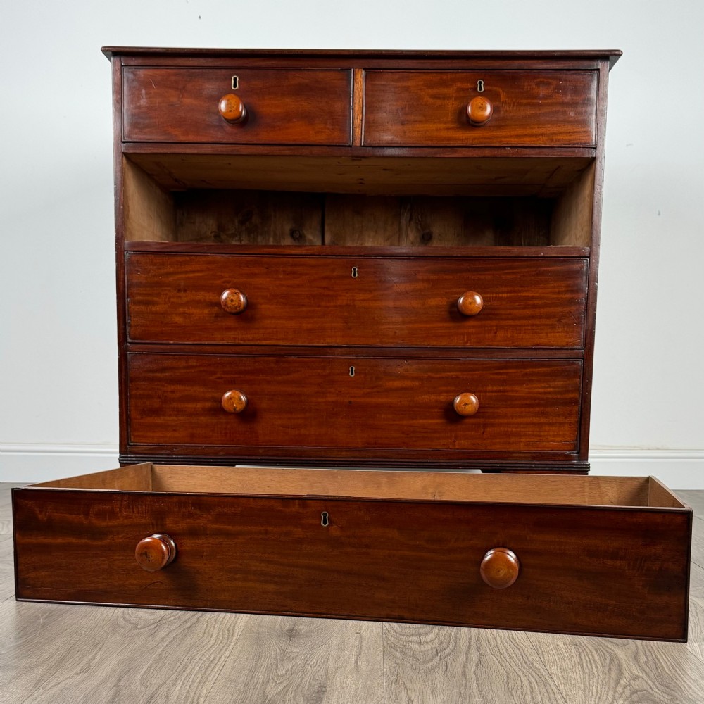 Antique 18th Century Chest Of Drawers In Mahogany  View XI