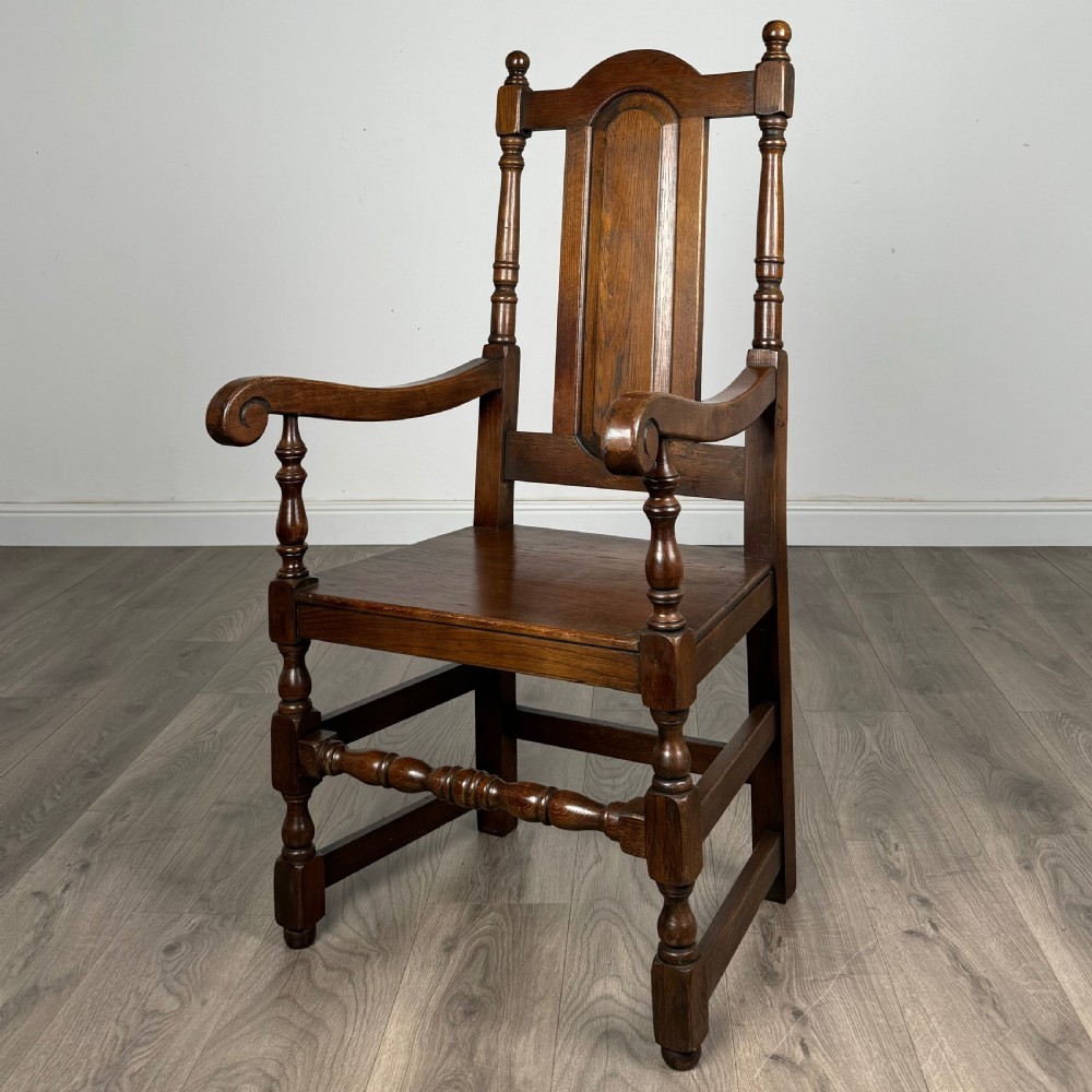 Antique 20th Century Set Of 8 Tudor Style Dining Chairs In Oak  View II