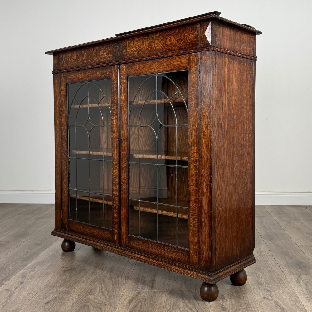 Antique 20th Century Display Cabinet In Oak 
 View III