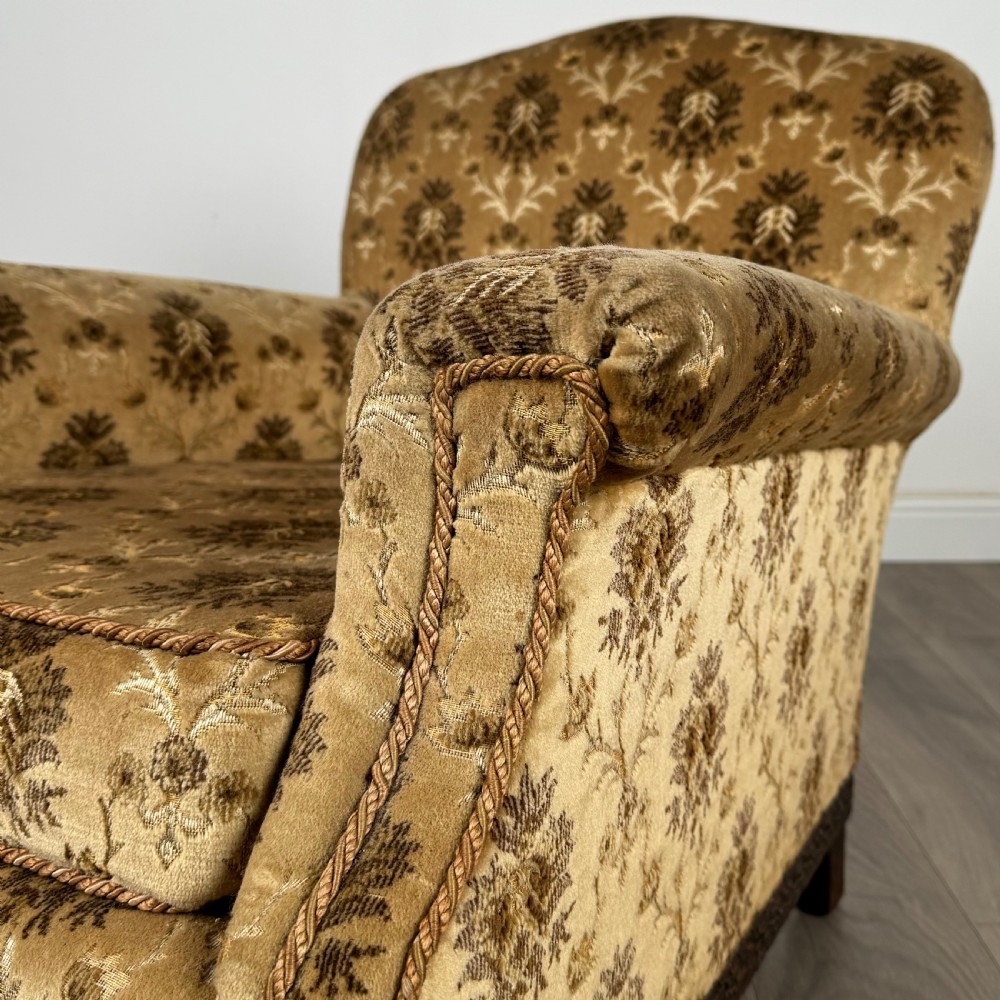 Antique 20th Century Armchair In Carved Oak 
 View X