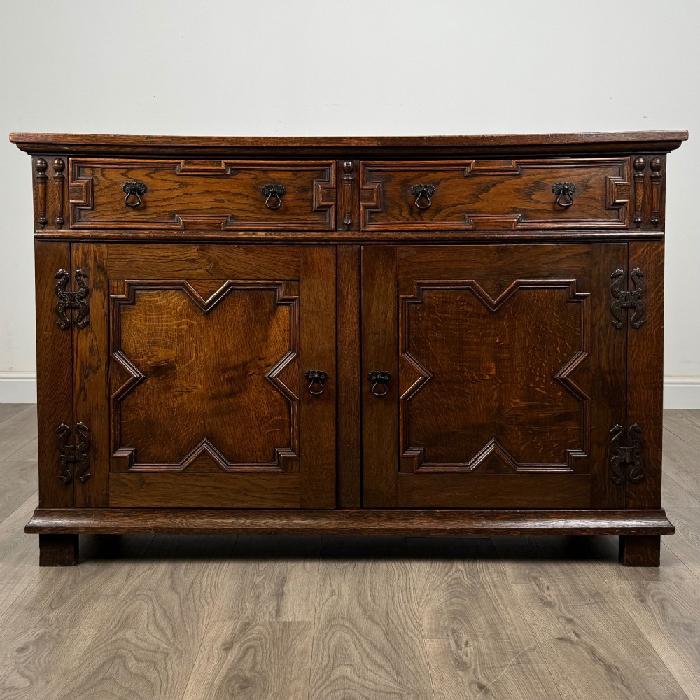 Antique 20th Century Jacobean Style Sideboard In Oak 
