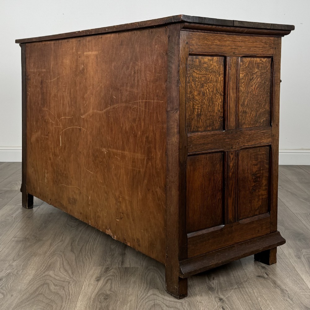 Antique 20th Century Jacobean Style Sideboard In Oak 
 View VII