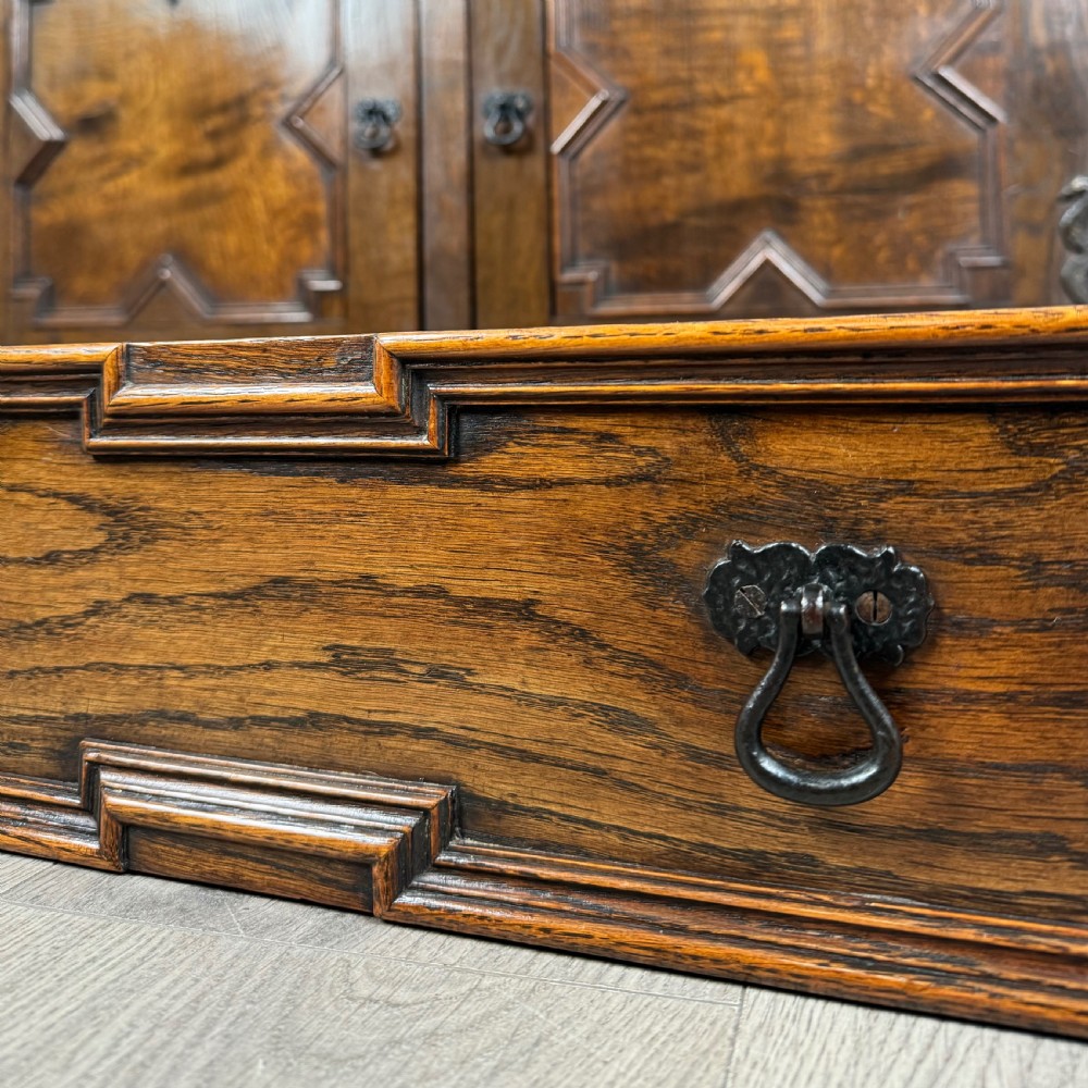 Antique 20th Century Jacobean Style Sideboard In Oak 
 View XII