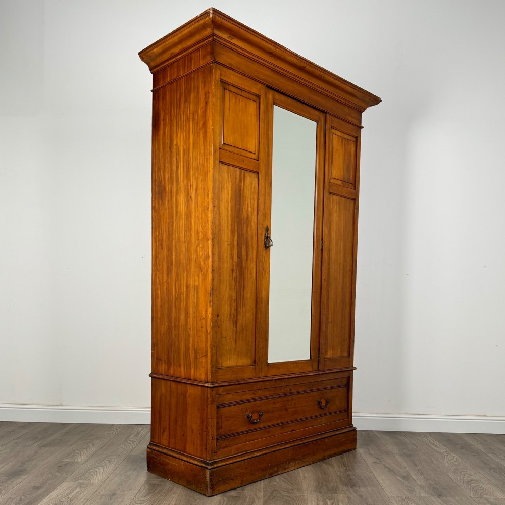  Antique Late 19th Century Wardrobe In Satin Walnut 
 View VIII