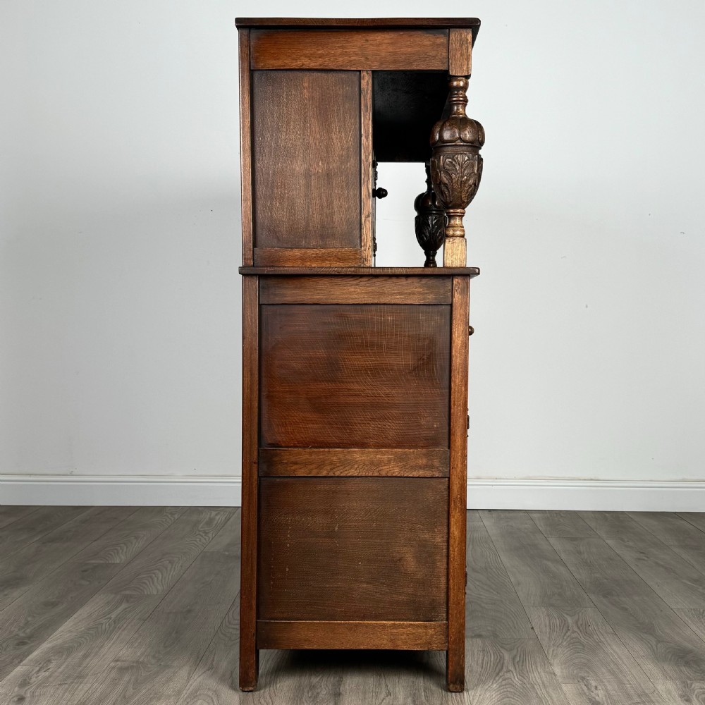 Antique 20th Century Court Cupboard In Oak 
 View VI