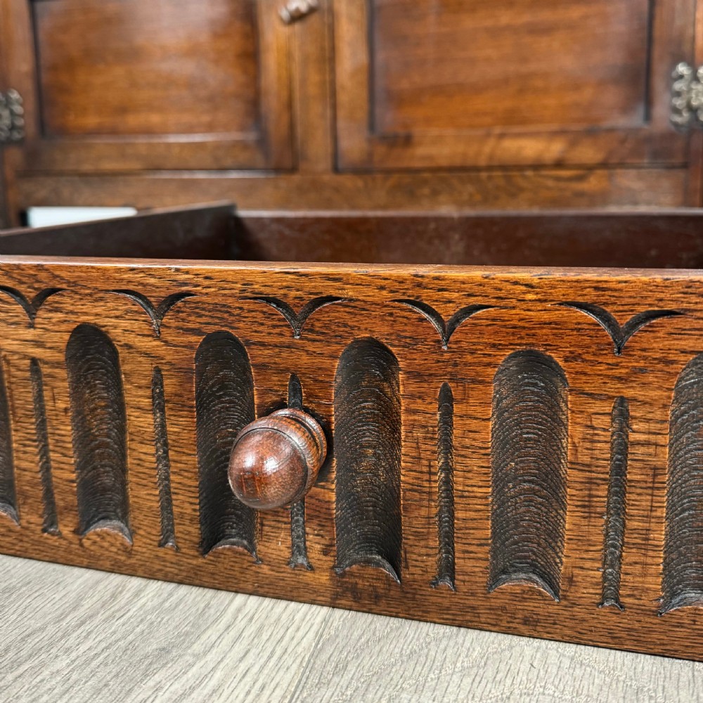 Antique 20th Century Court Cupboard In Oak 
 View XIII