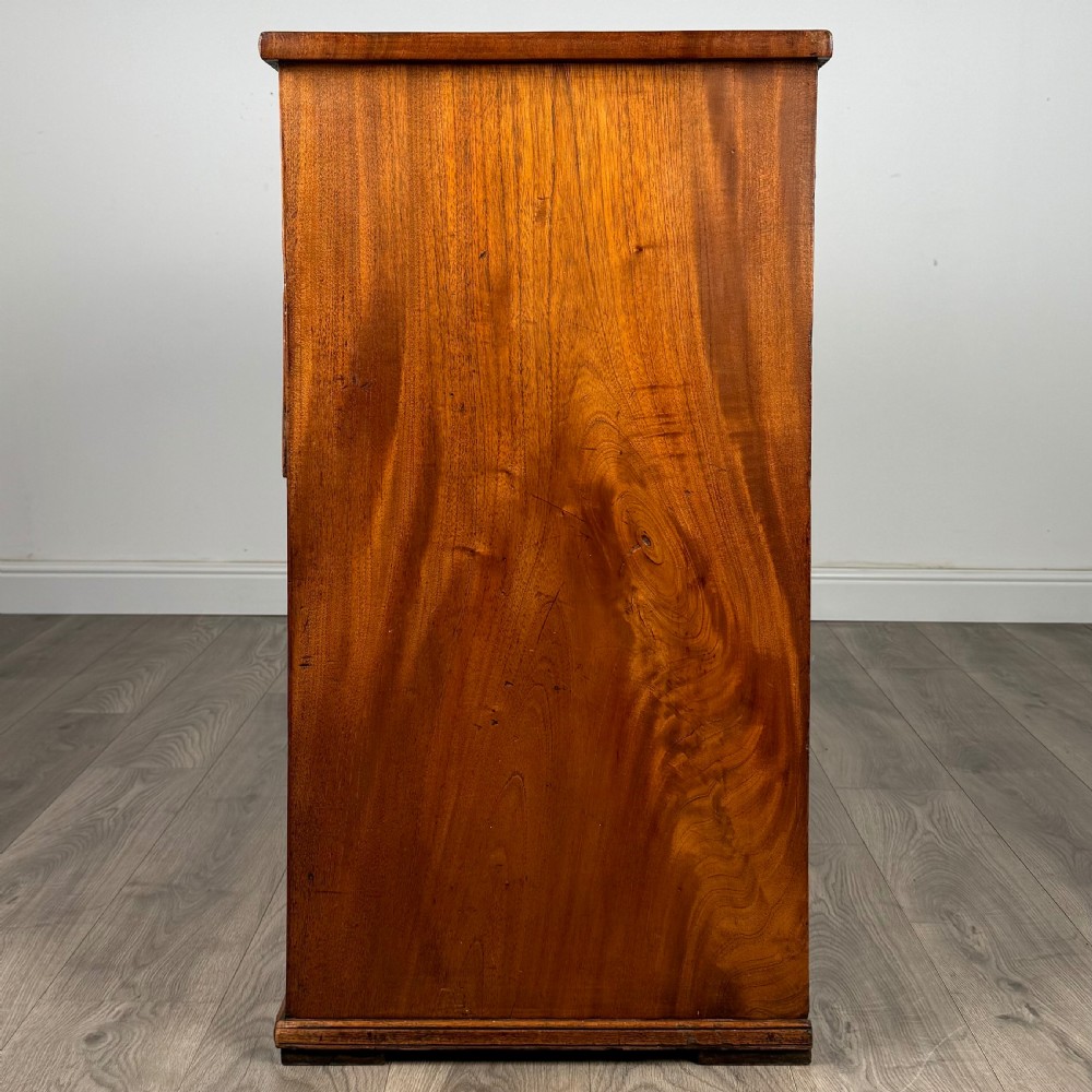  Antique 19th Century Chest Of Drawers In Mahogany 
 View III