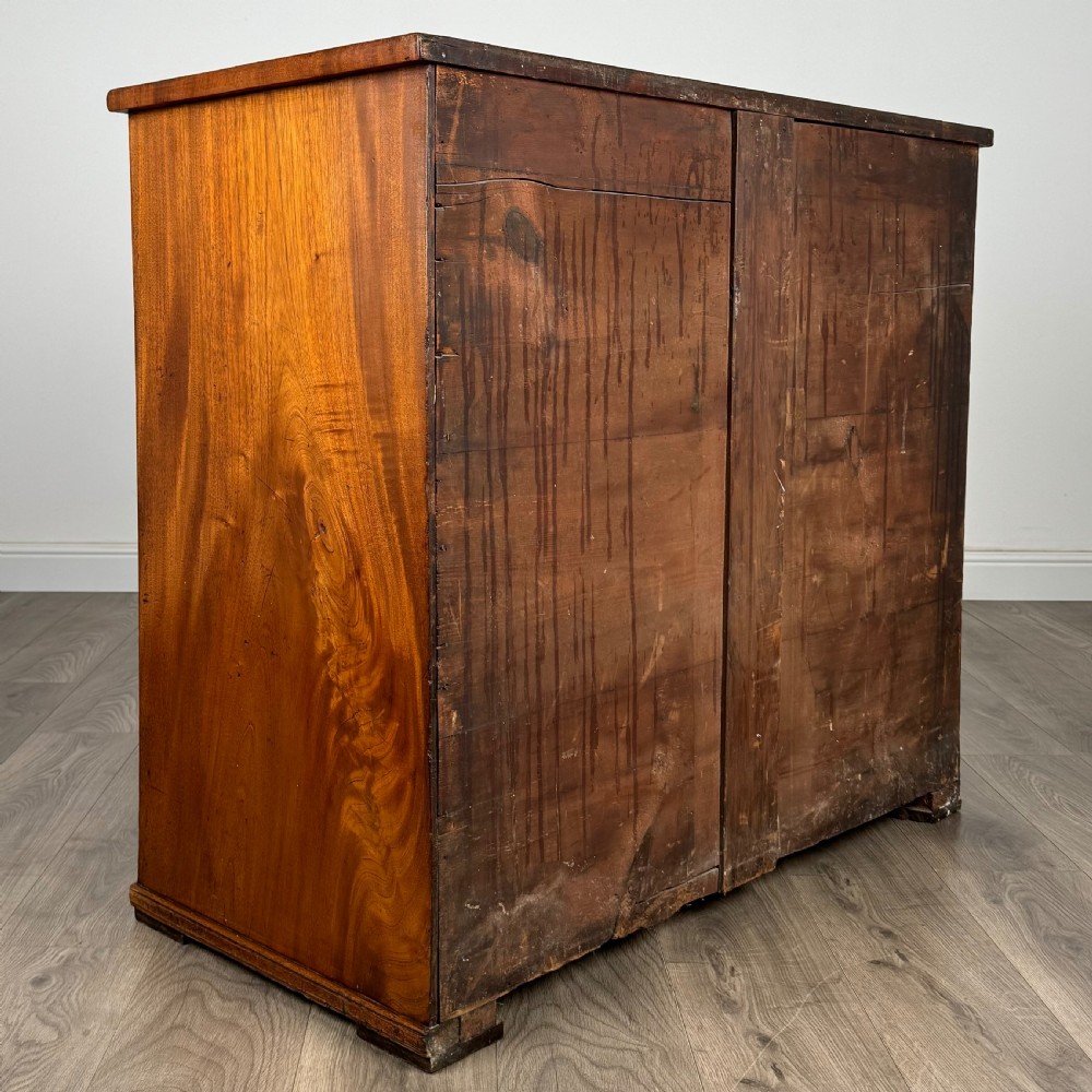  Antique 19th Century Chest Of Drawers In Mahogany 
 View IV