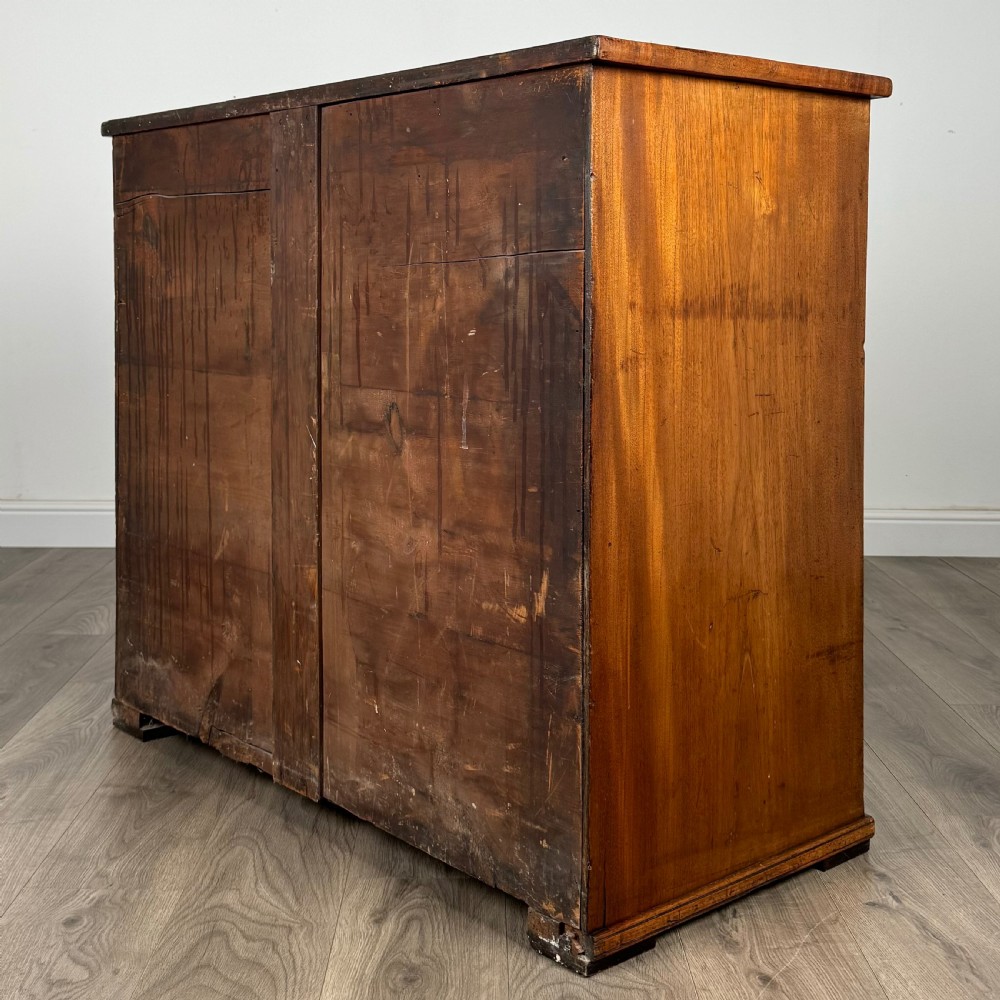  Antique 19th Century Chest Of Drawers In Mahogany 
 View VII