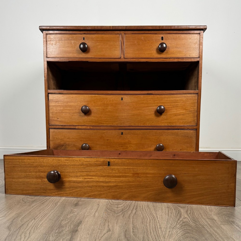  Antique 19th Century Chest Of Drawers In Mahogany 
 View X
