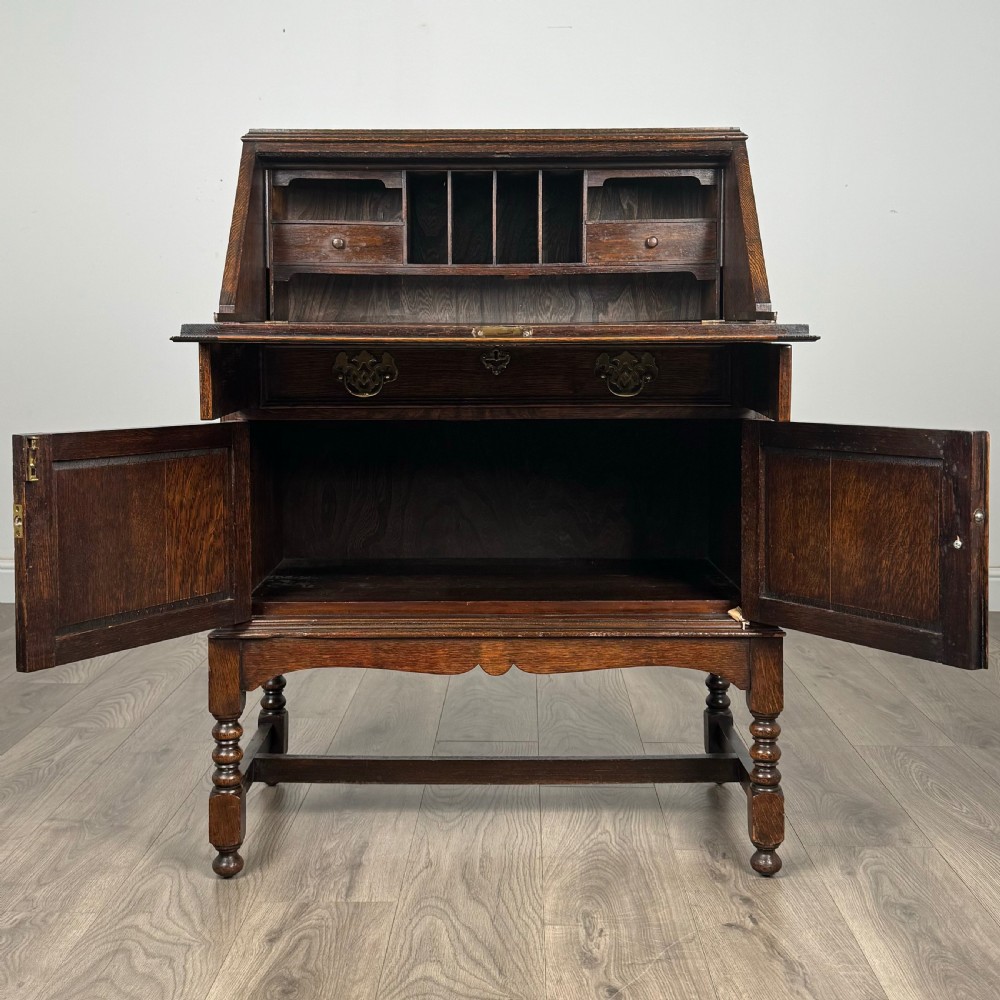  Antique 20th Century Bureau In Oak 
 View II