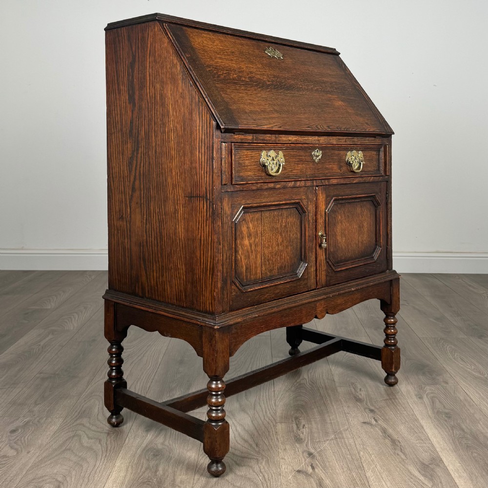  Antique 20th Century Bureau In Oak 
 View XI