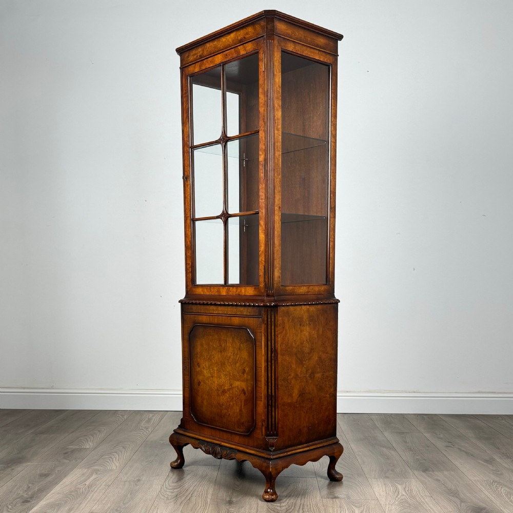 Antique 20th Century Display Cabinet In Walnut 
 View V