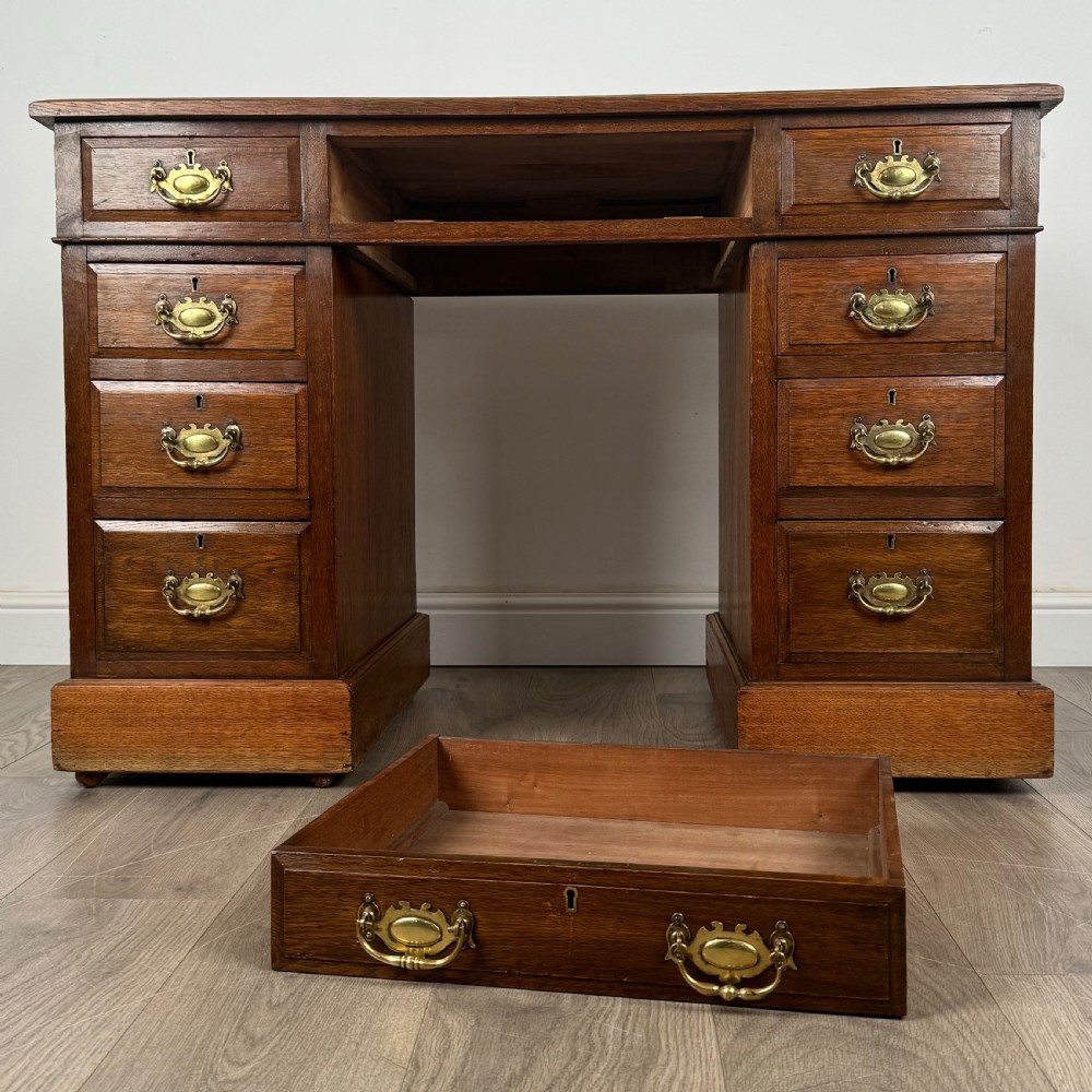  Antique 20th Century Pedestal Desk In Walnut View X