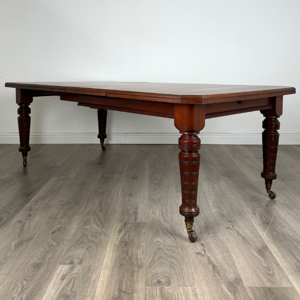 Antique 20th Century Extending Dining Table In Mahogany 
 View II
