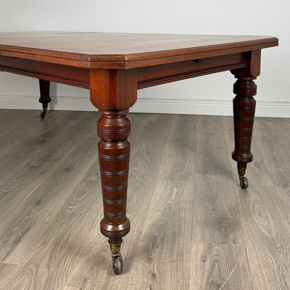 Antique 20th Century Extending Dining Table In Mahogany 
 View VII