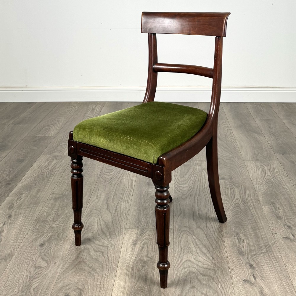 Antique 18th Century Set Of 6 Dining Chair’s In Mahogany 
 View II