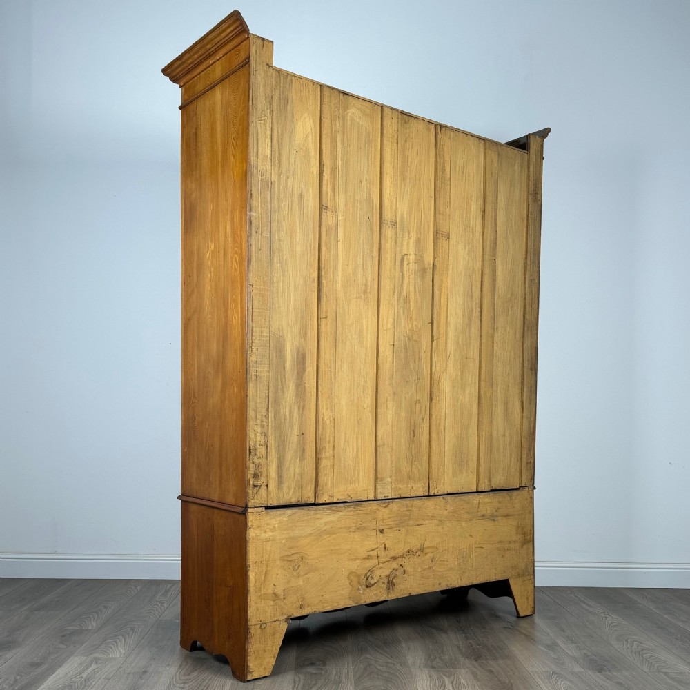 Antique Large 20th Century Wardrobe In Oak 
 View IV