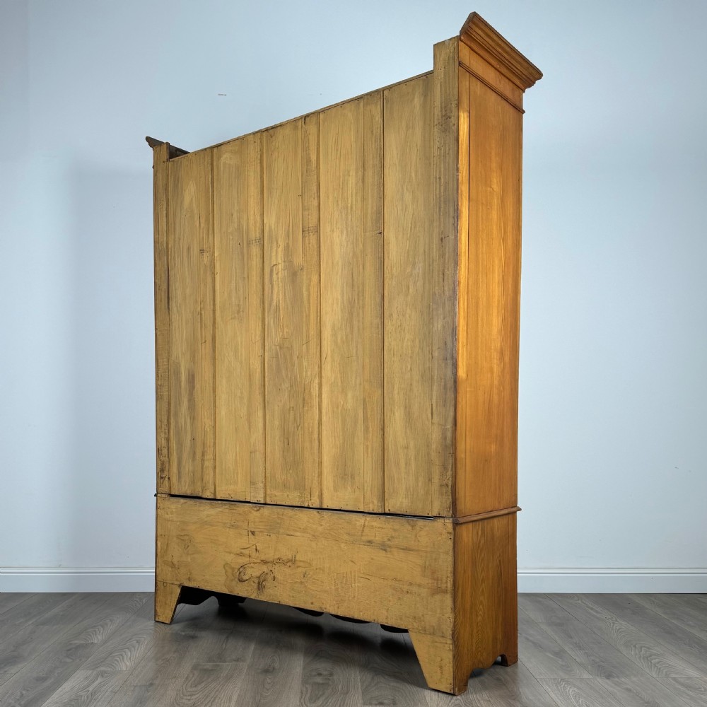 Antique Large 20th Century Wardrobe In Oak 
 View VII