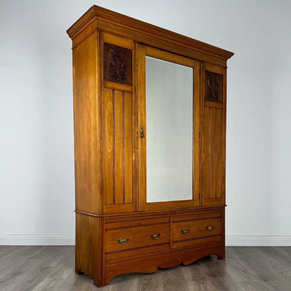 Antique Large 20th Century Wardrobe In Oak 
 View IX
