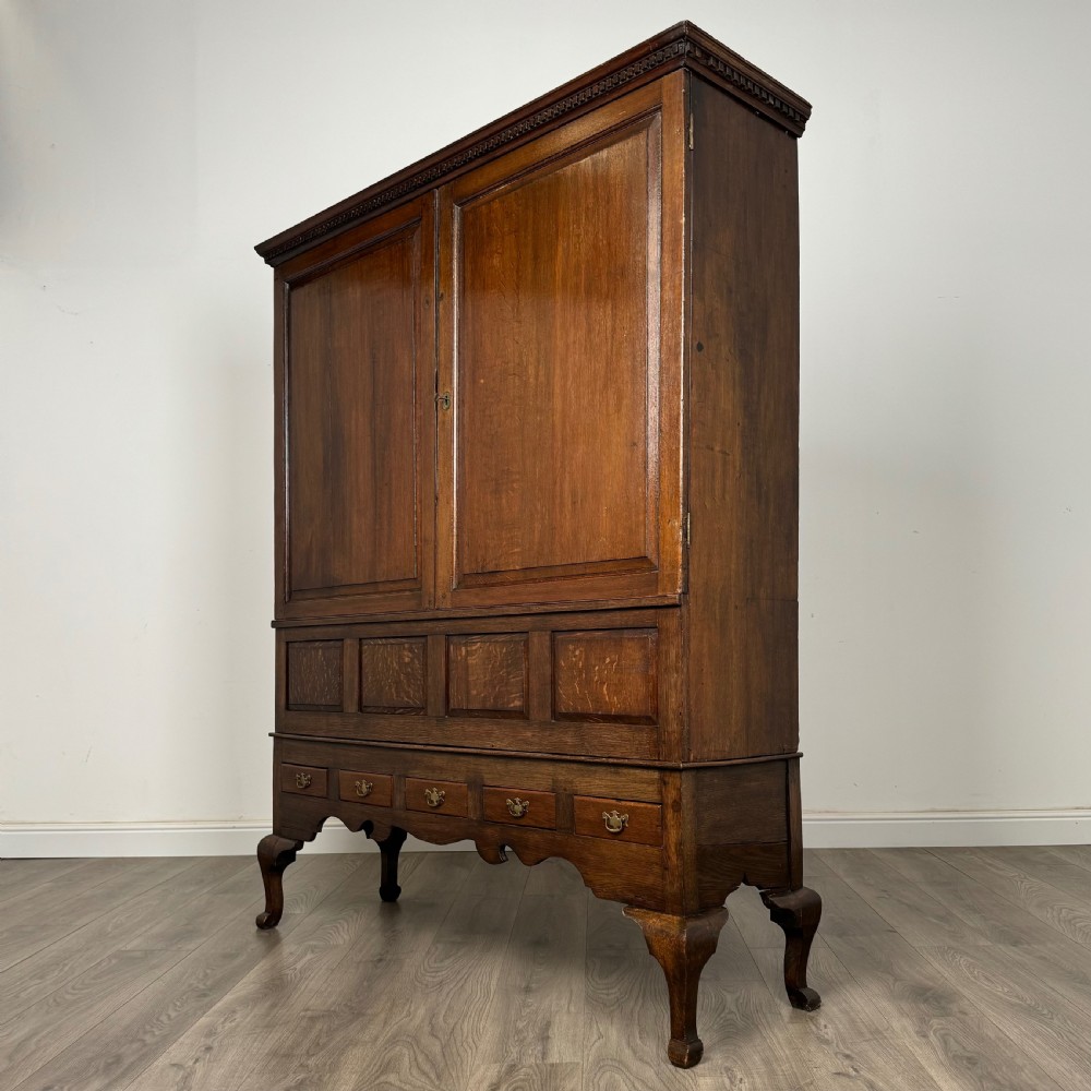 Antique 18th Century Cupboard In Oak  View III