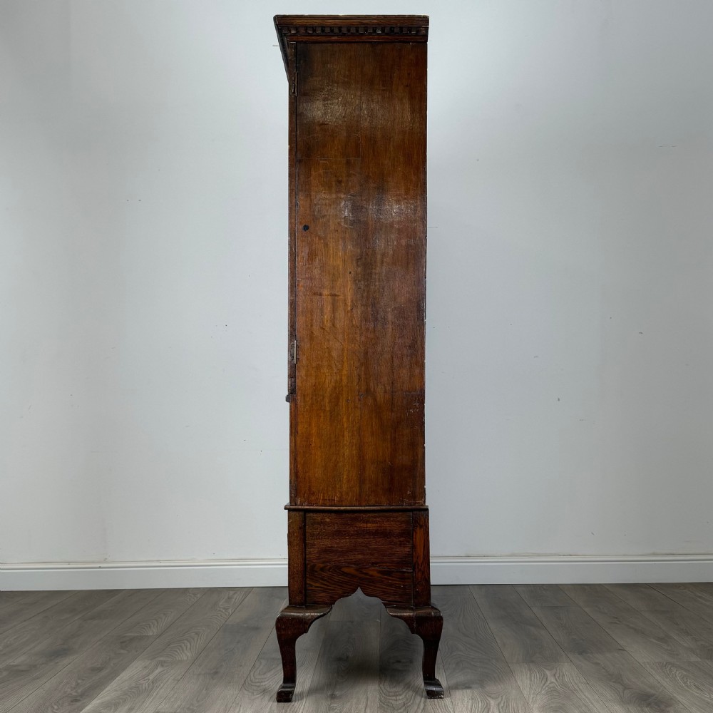 Antique 18th Century Cupboard In Oak  View IV