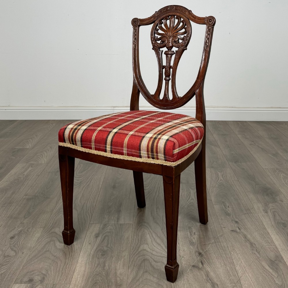 Antique 20th Century Set Of 12 Hepplewhite Style Dining Chairs 
 View II