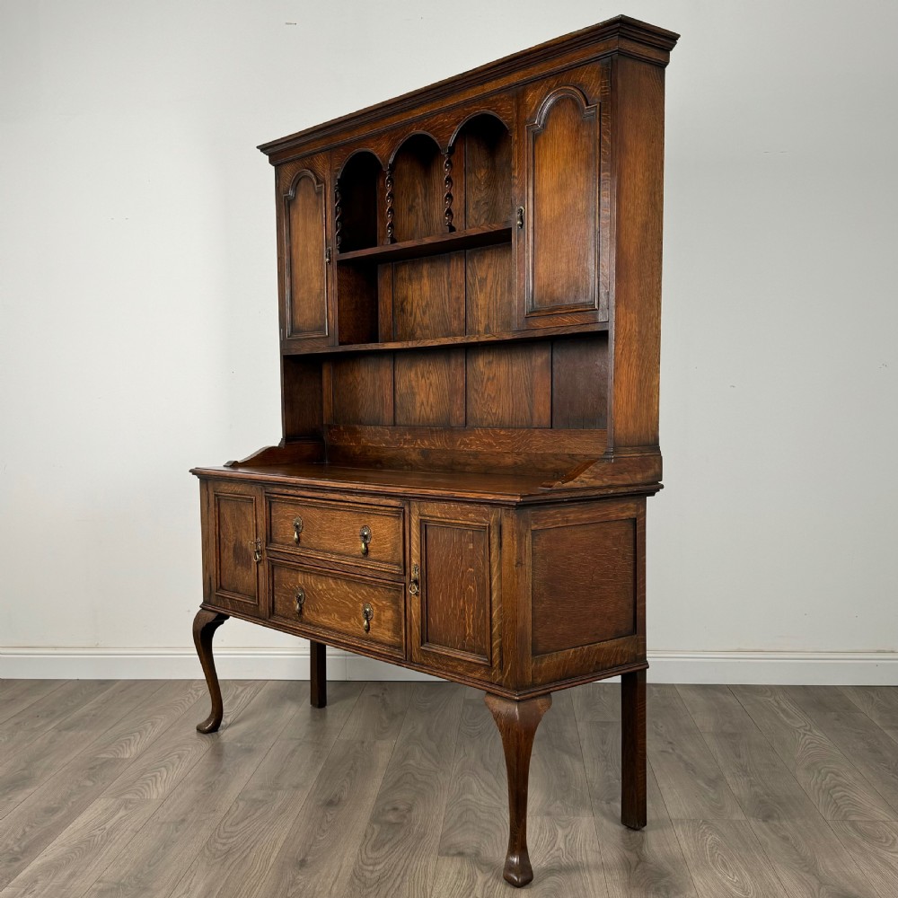 Antique Late 19th Century Queen Anne Style Dresser In Oak 
 View III