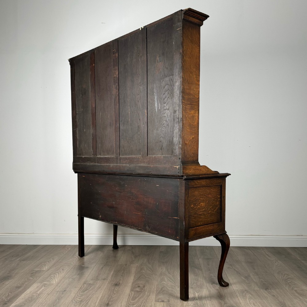 Antique Late 19th Century Queen Anne Style Dresser In Oak 
 View VII