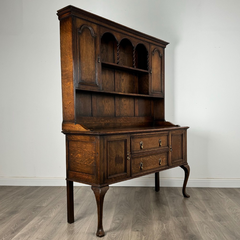Antique Late 19th Century Queen Anne Style Dresser In Oak 
 View VIII