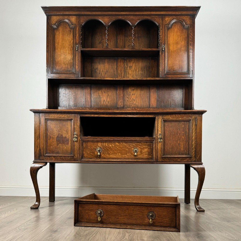 Antique Late 19th Century Queen Anne Style Dresser In Oak 
 View XI