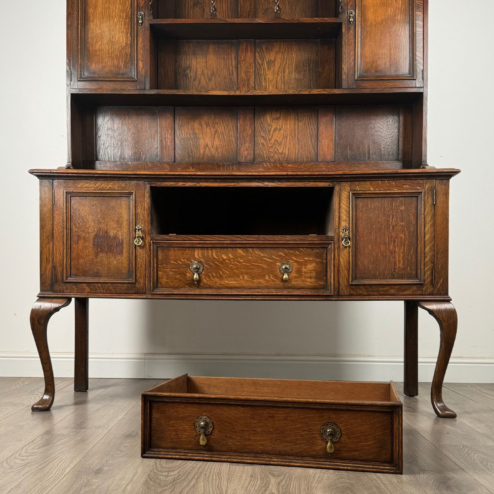 Antique Late 19th Century Queen Anne Style Dresser In Oak 
 View XII