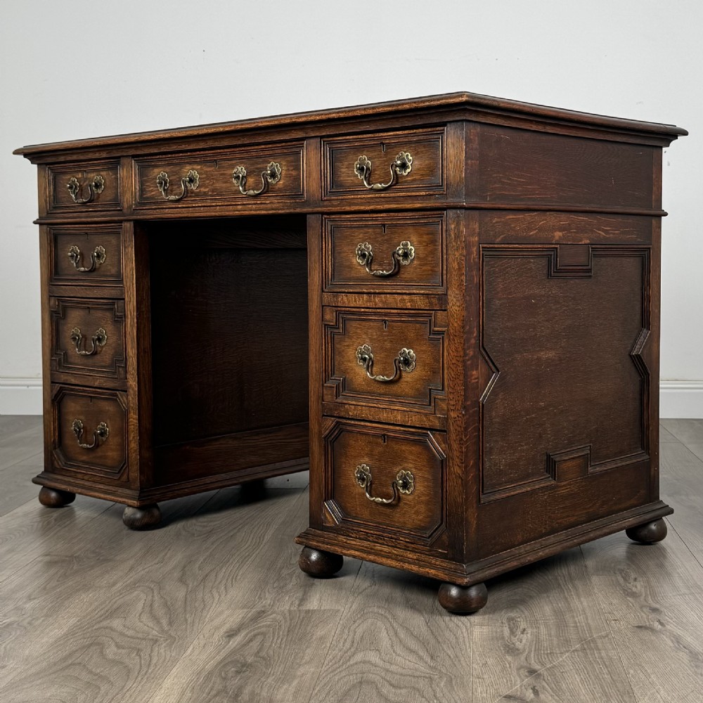 Antique Late 19th Century Jacobean Style Pedestal Desk In Oak  View II