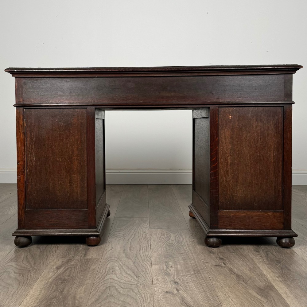 Antique Late 19th Century Jacobean Style Pedestal Desk In Oak  View V