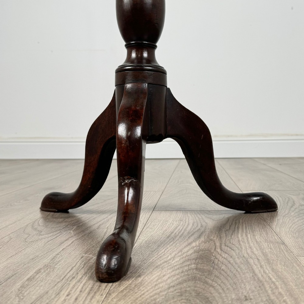 Antique Small 18th Century Fine Quality Tripod Table 
 View VI