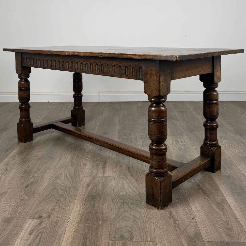  Antique 20th Century Good Quality Dining Table In Oak 
 View II
